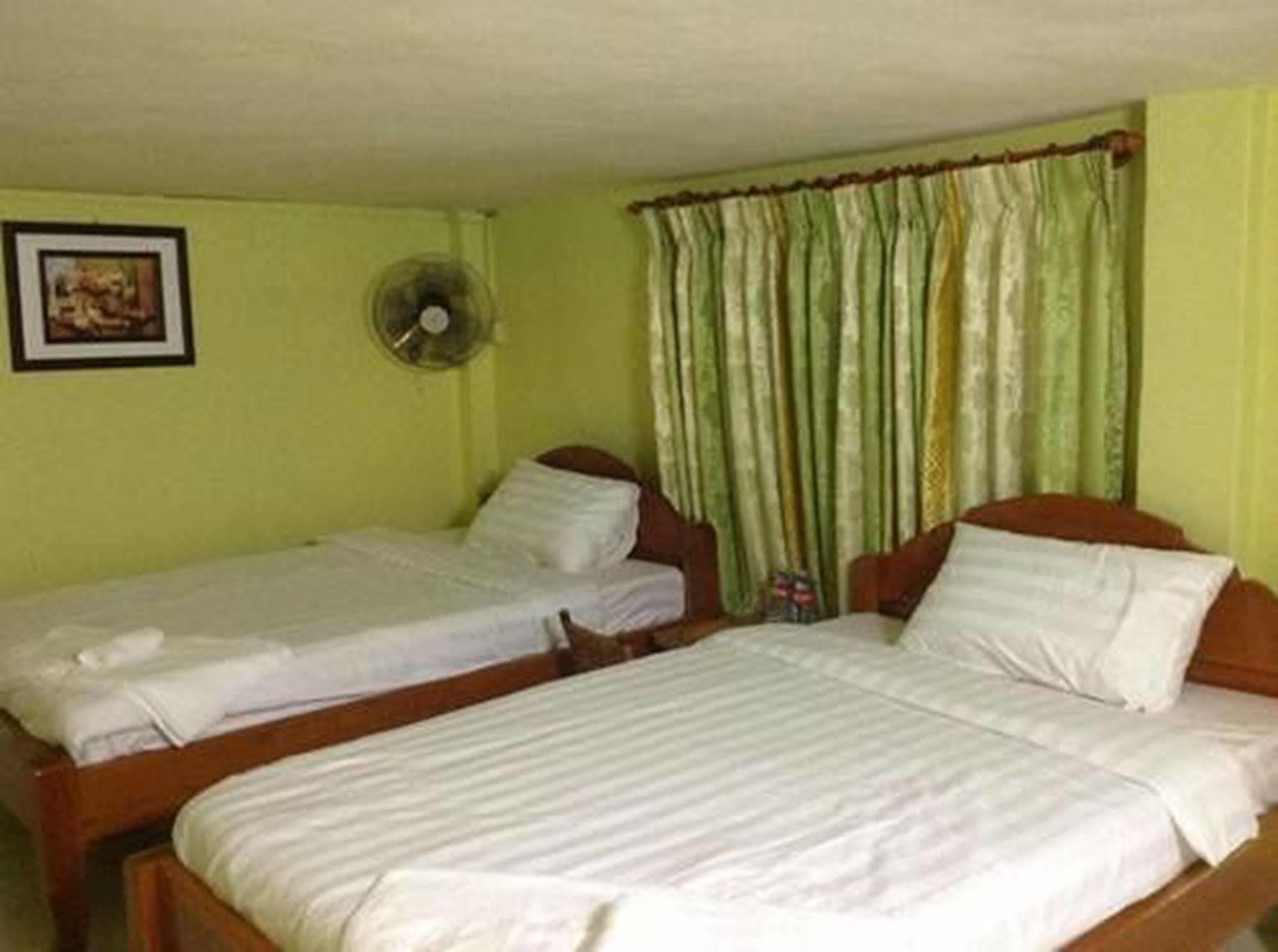 Pratna Guesthouse Phnom Penh Ngoại thất bức ảnh