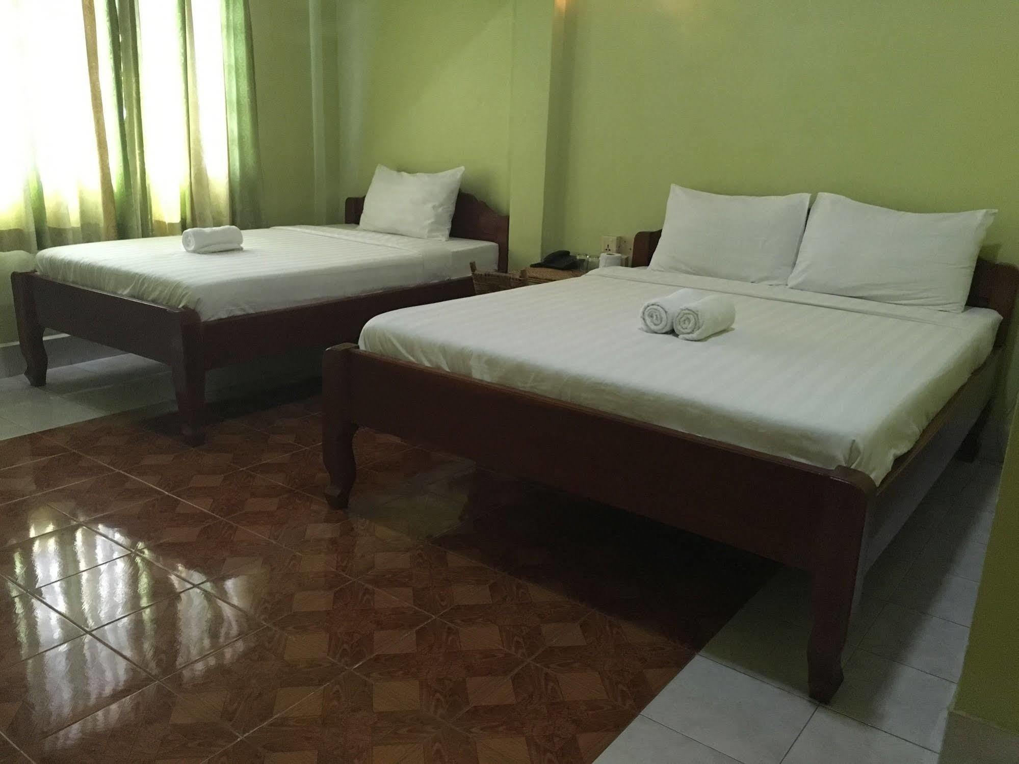 Pratna Guesthouse Phnom Penh Ngoại thất bức ảnh